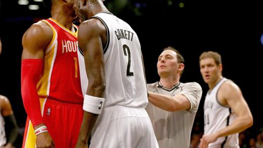 Kevin Garnett head butts Dwight Howard and scrum ensues!