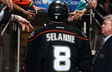Teemu Selanne video tribute by the Anaheim Ducks