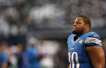 Lions DT Ndamukung Suh cries in post game press conference