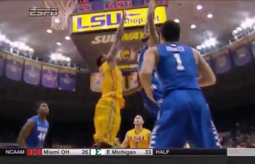 Kentucky’s Willie Cauley-Stein with a massive posterization