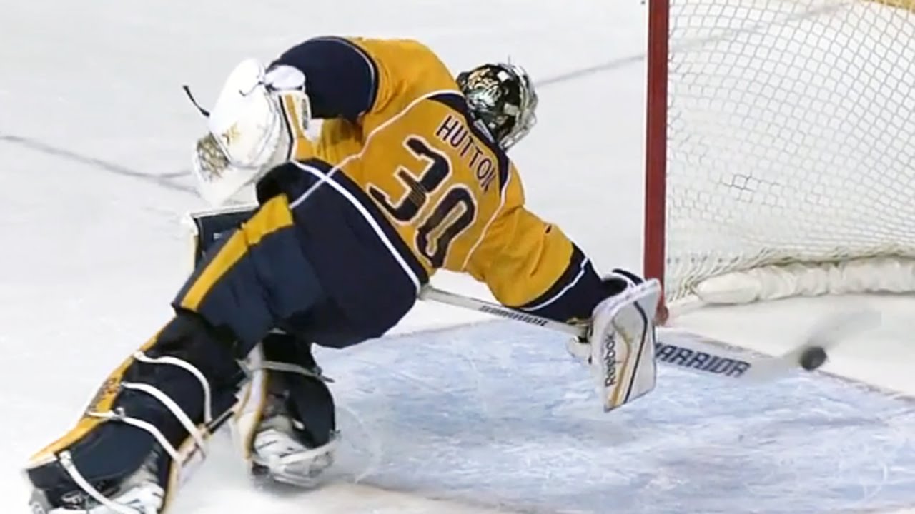 Nashville Predators goaltender Carter Hutton makes fantastic stick save