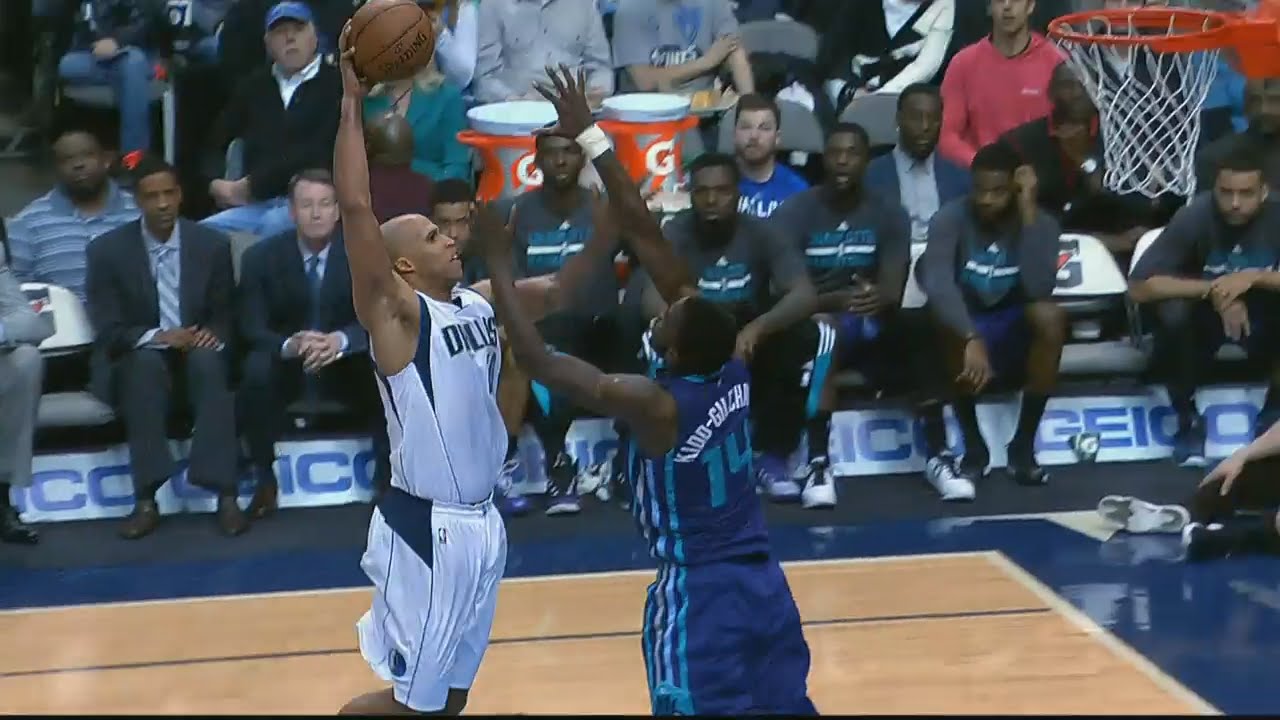 Richard Jefferson with a massive posterization that didn't count