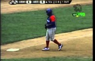 Ezekiel Elliott Called Out Trying to Advance to 3rd Base