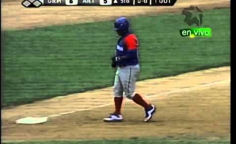 Cuban ball player Alfredo Despaigne with the slowest home run trot imaginable