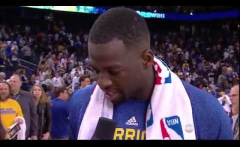 Dahntay Jones bumps into Draymond Green during live TV interview