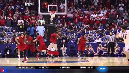 Dayton’s Dyshawn Pierre loses shorts while grabbing a rebound