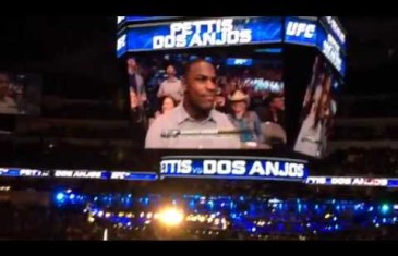DeMarco Murray booed in Dallas at UFC 185