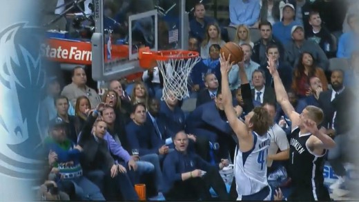 Dirk Nowitzki with rare fast break dunk