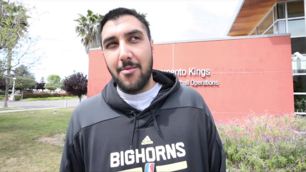 7-foot-5, 360-pound Sim Bhullar has signed a 10 day contract with Sacramento