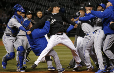 Bench clearing brawl in White Sox & Royals game