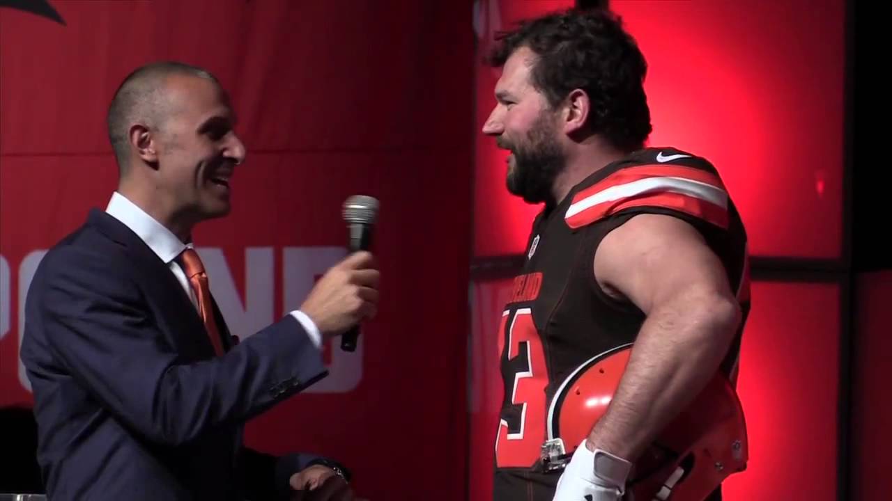 Cleveland Browns reveal their new uniforms