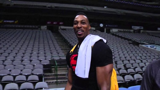 Dwight Howard hits his own full court shot