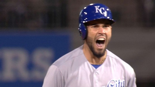 Eric Hosmer smokes RBI double for lead in the 13th