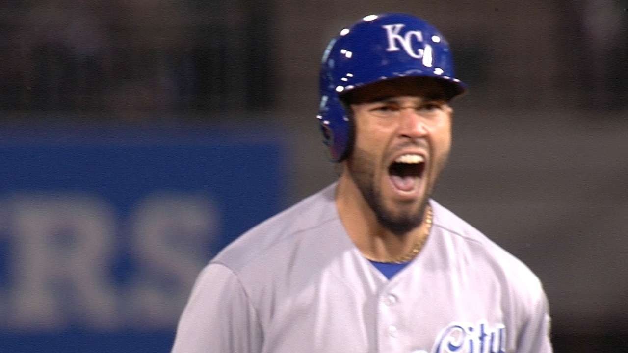 Eric Hosmer smokes RBI double for lead in the 13th