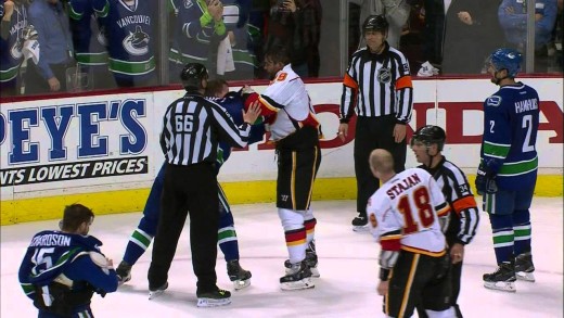 Flames & Canucks brawl to end Game 2