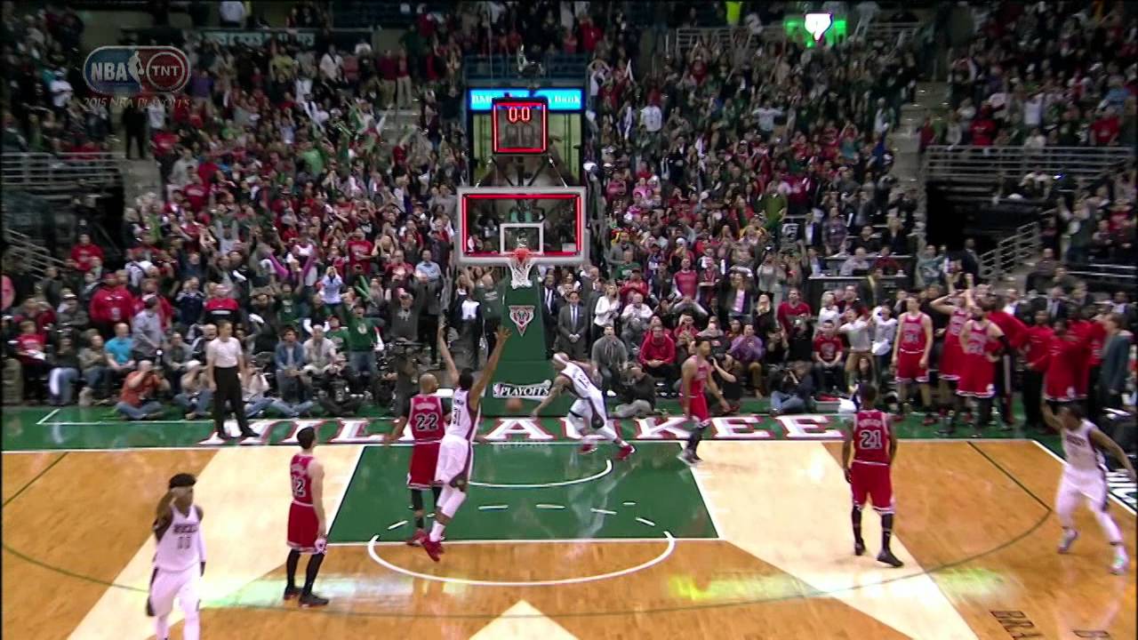 Jerryd Bayless hits game winning layup at the buzzer for the Bucks