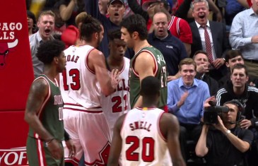 Jimmy Butler throws down the slam on Zaza Pachulia