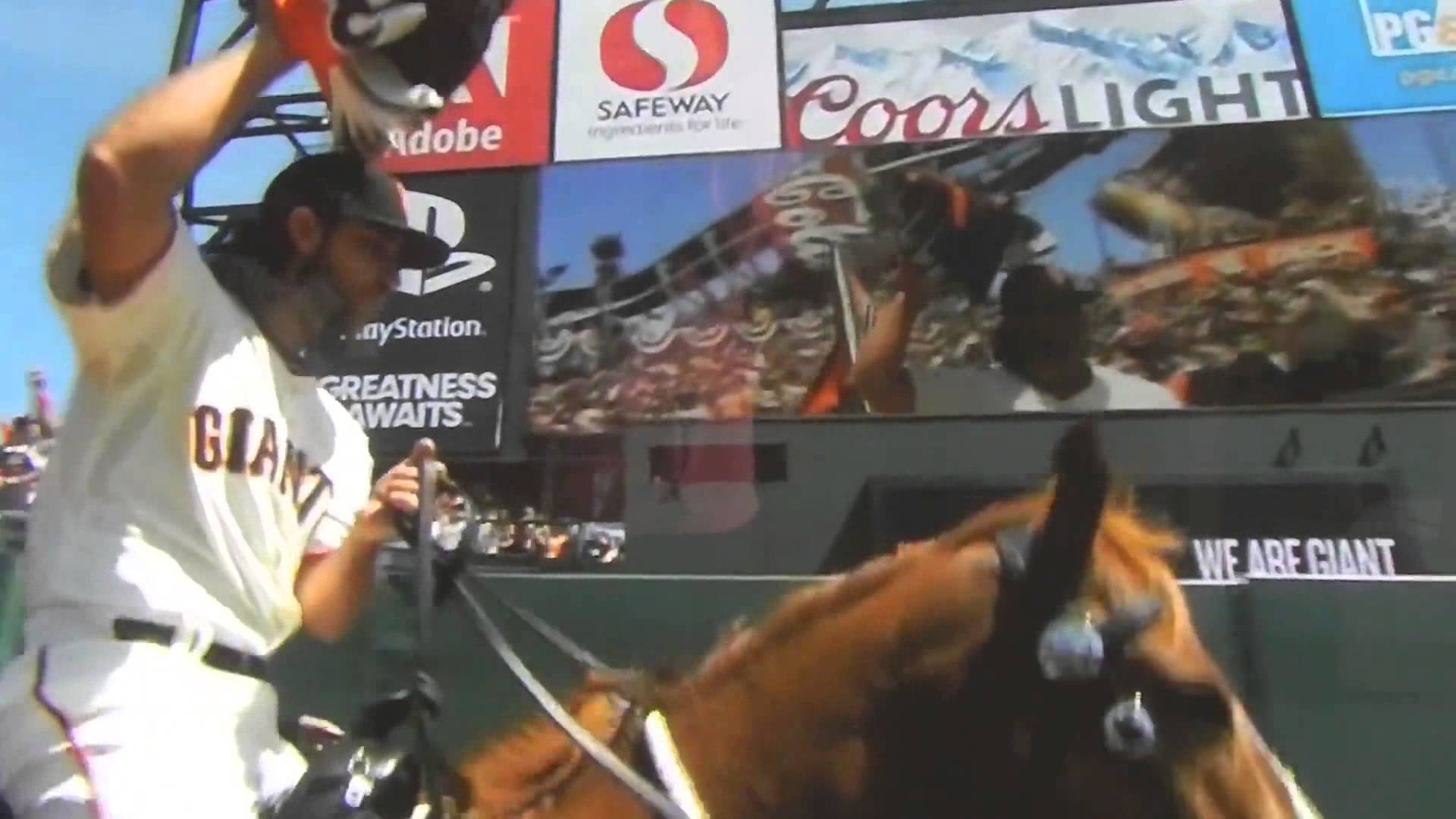 Madison Bumgarner rides in on a horse for Giants Opening Day