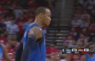 Monta Ellis nails deep 3-ball close to the end of the quarter