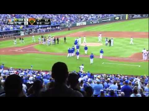 Yordan Ventura is ejected & benches clear after Lawrie drilled