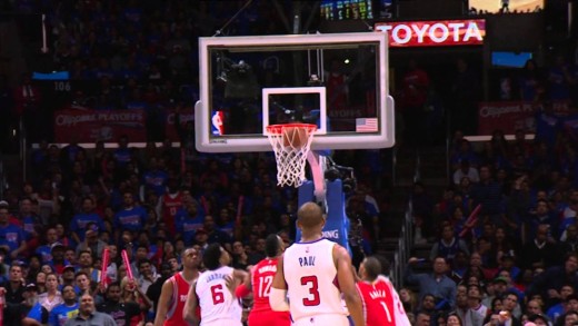 Blake Griffin scores on crazy no-look circus shot