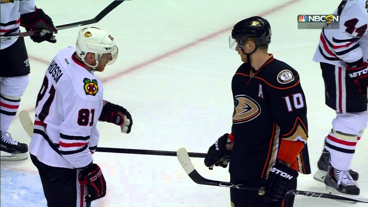 Corey Perry bullies Marian Hossa with stick shenanigans