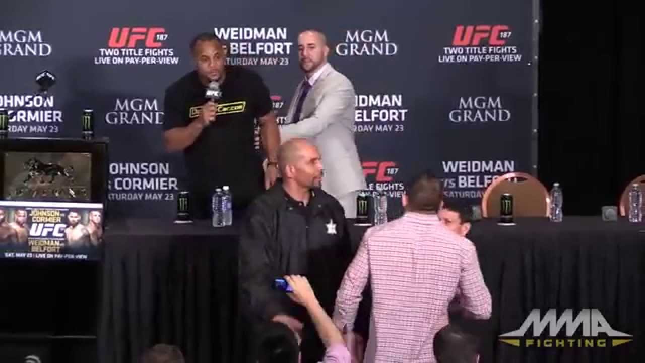 Daniel Cormier & Ryan Bader almost fight at UFC 187 press conference
