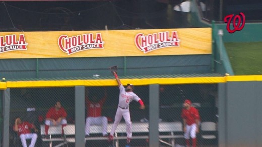 Denard Span saves a home run by deflecting ball