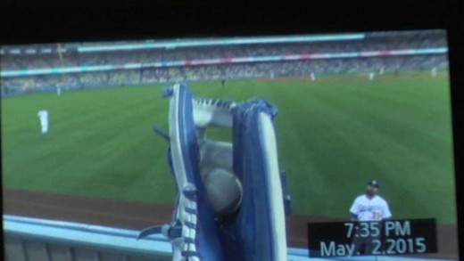 Dodgers fan records himself making catch on a homer