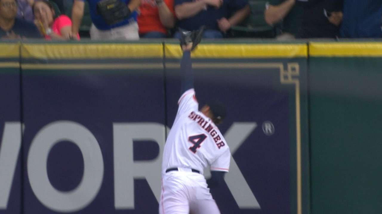 George Springer makes fantastic catch & slams into the wall