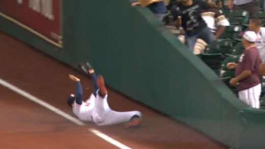 George Springer makes phenomenal sliding catch