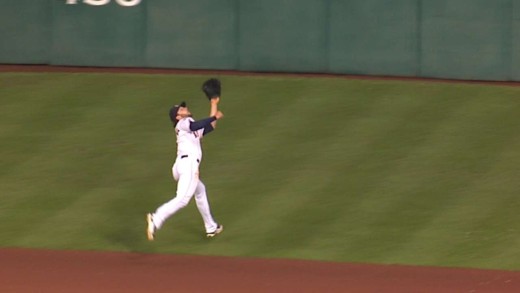 Jake Marisnick climbs Tal’s Hill for amazing grab