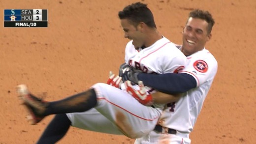 Jose Altuve hits a walk-off single to left field