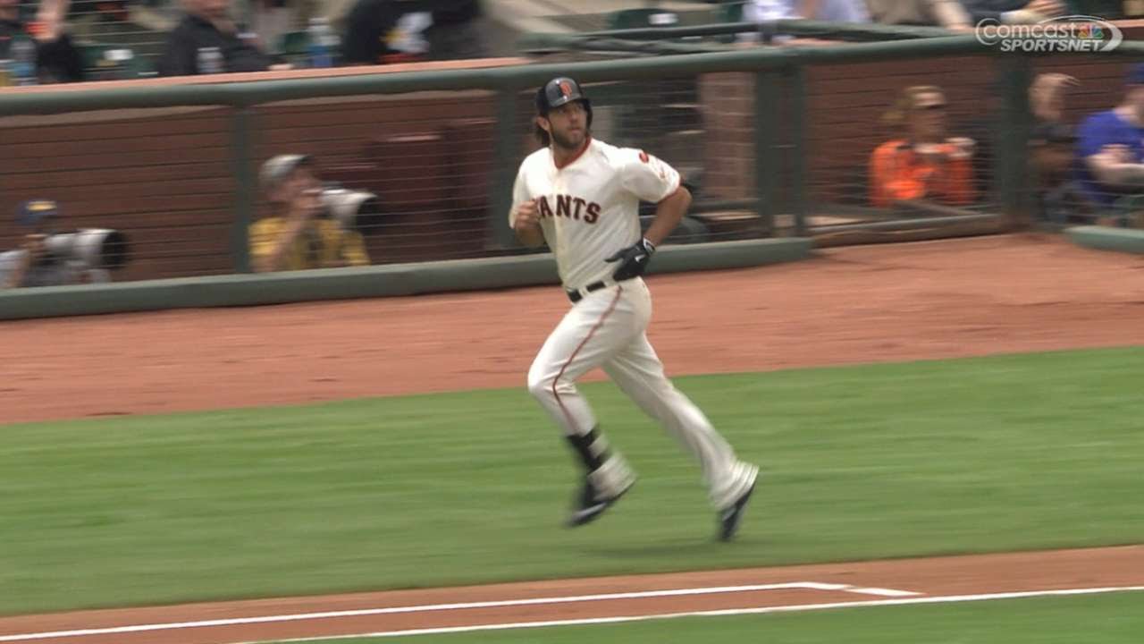 Madison Bumgarner launches a solo homer off Kershaw