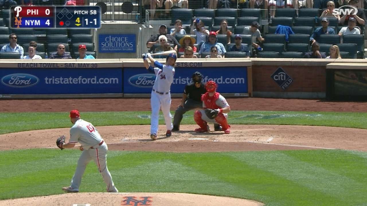 Mets rookie pitcher Noah Syndergaard belts first big league home run