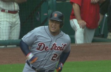 Miguel Cabrera crushes career home run number 400