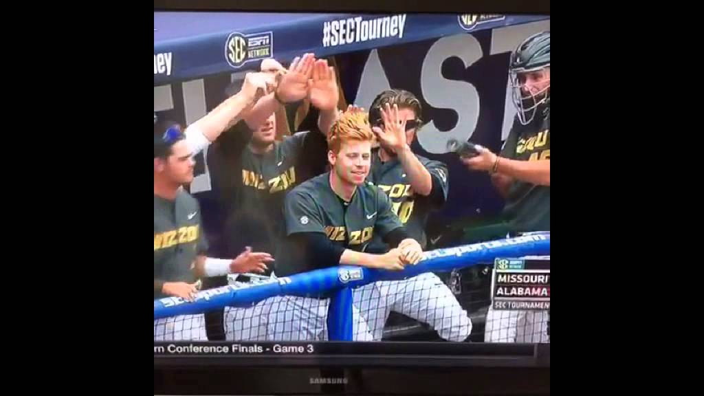 Mizzou players use red-head teammate to spark rally