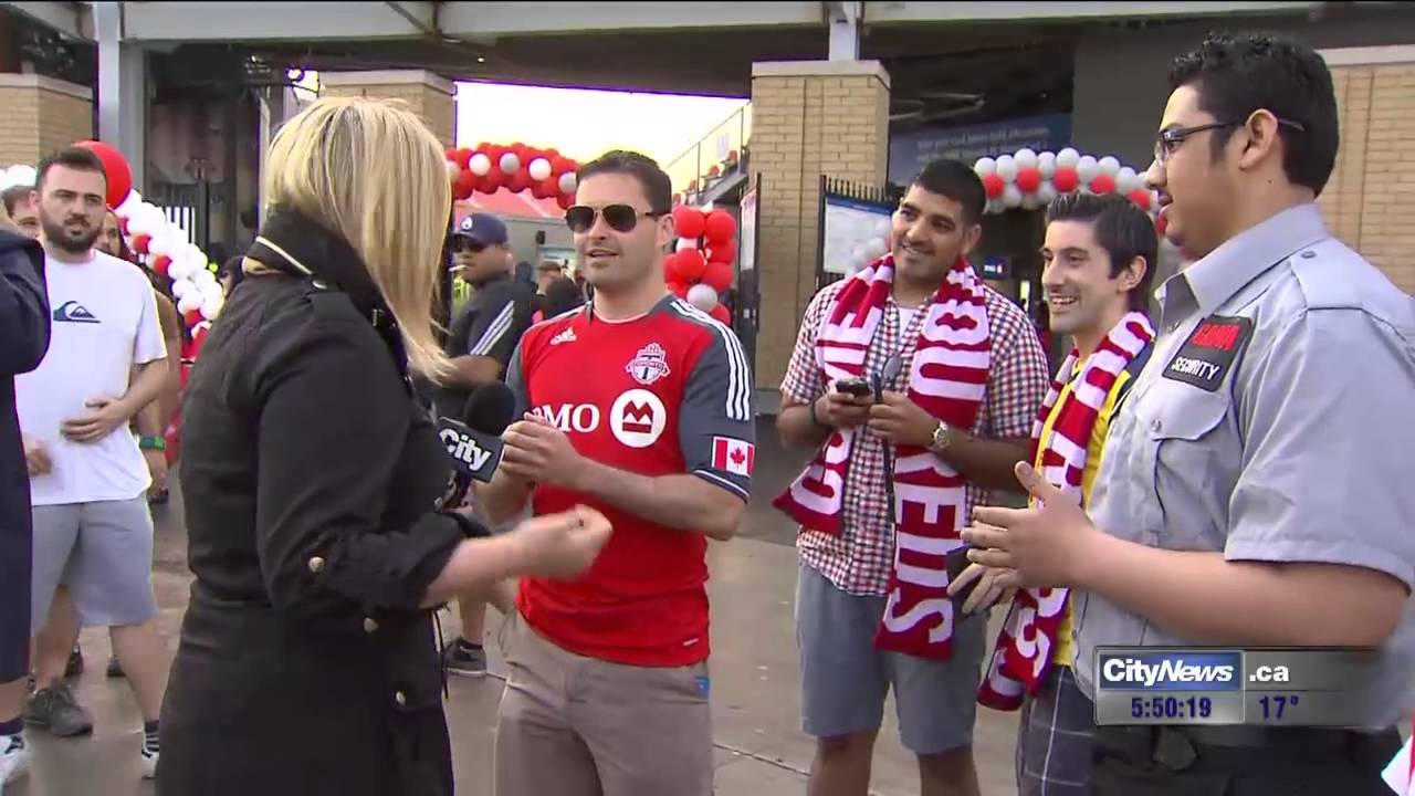 Reporter confronts Toronto FC fans who said FHRITP