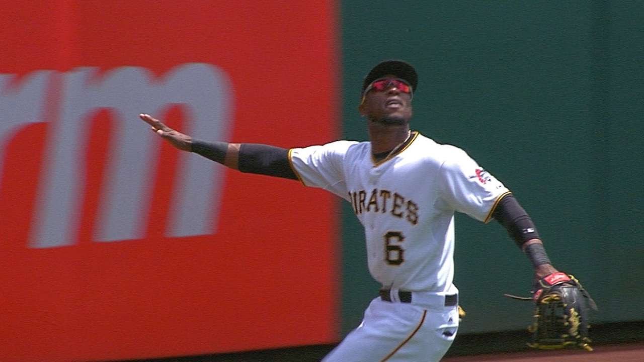 Starling Marte jumps & robs a homer from Christian Yelich
