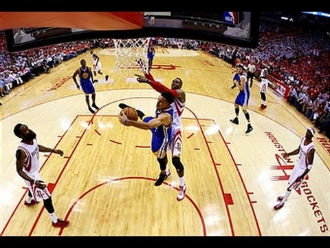 Steph Curry boxes out Dwight Howard for the offensive rebound