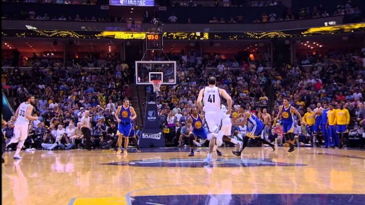 Steph Curry drills the Hail Mary buzzer beater