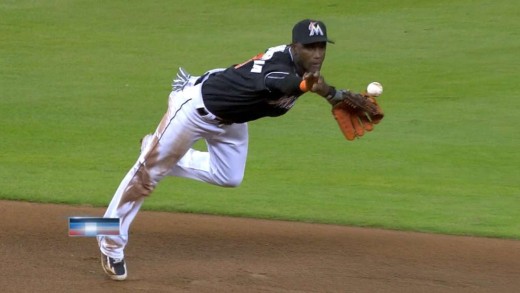 Adeiny Hechavarria & Dee Gordon turn a jump throw double play