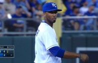 Alcides Escobar robs Bourn with great barehanded play