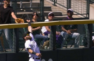 Ben Paulsen robs a homer with outstanding catch