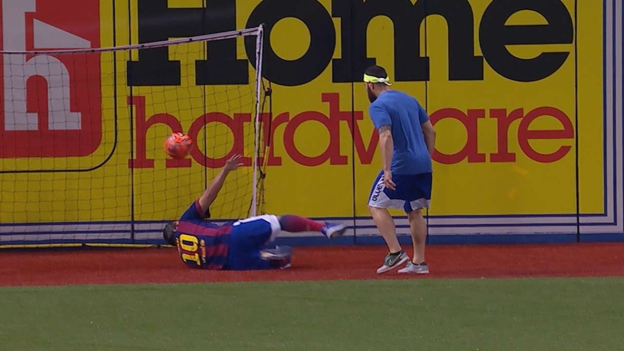 Blue Jays show off soccer skills before game