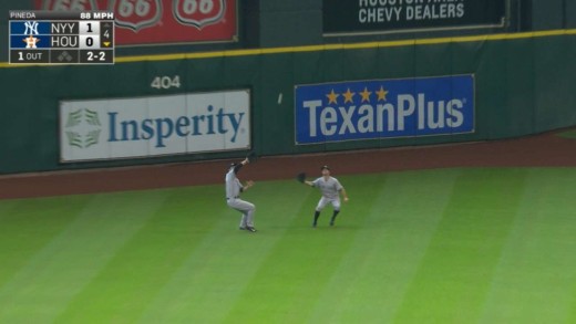 Carlos Correa bloops a hit & ends up with a little league home run