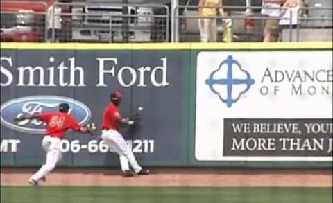 Insane Catch: Cincinnati Reds prospect Zach Shields tips ball to himself