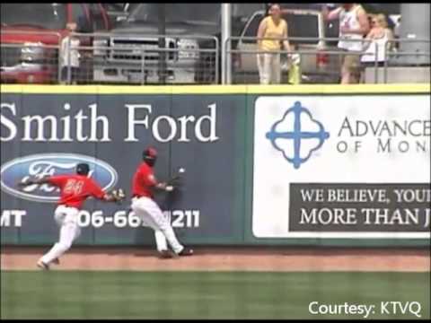 Insane Catch: Cincinnati Reds prospect Zach Shields tips ball to himself