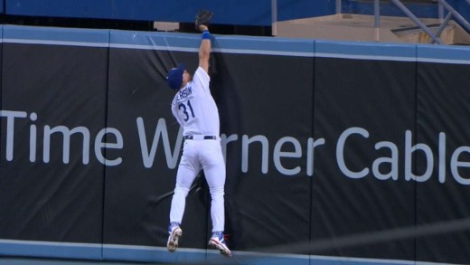 Joc Pederson takes away a homer from Yasmany Tomas