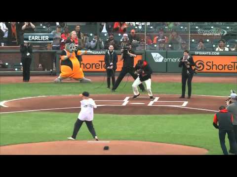 Man with no arms throws out first pitch with his foot